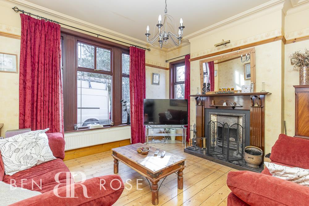 5 bed property in Fenton Road, Preston